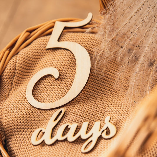 Babymilstolpekort i trä